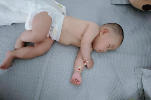 临猗怎样教宝宝爬